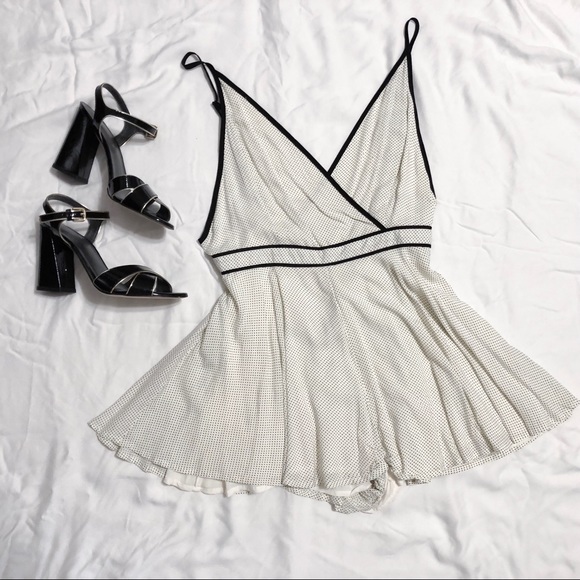NWOT Urban Romper White with Black Polkadots Small - Picture 2 of 6